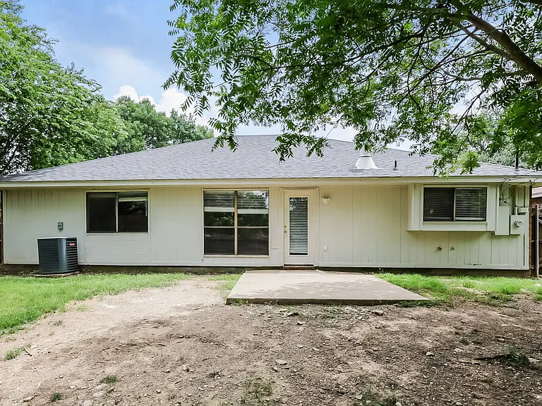 922 Elliott Dr — Photo 15