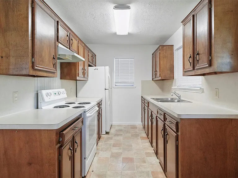 18121 Atkinson Ln — Photo 16
