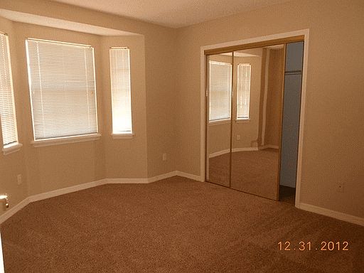 4th image of 2710 Park Lake Dr