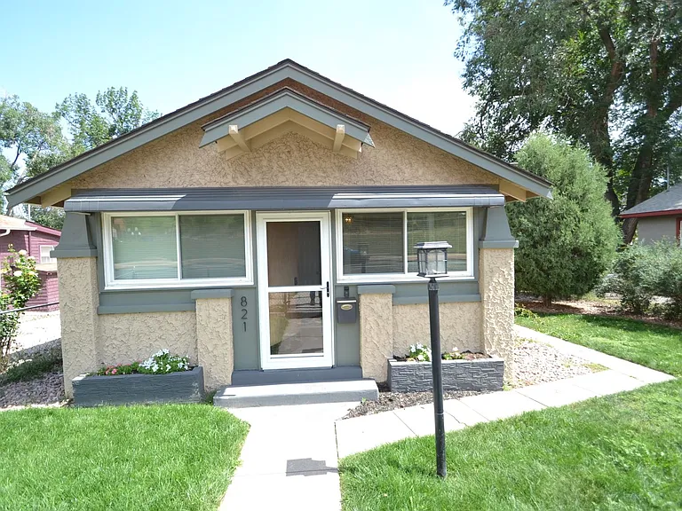 821 N Walnut St — Photo 2