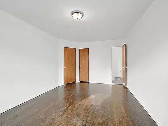 4th image of 7239 Bergen Ct