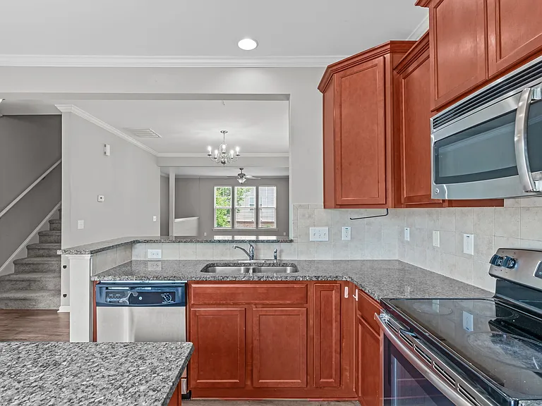 1001 Summerhouse Rd — Photo 10