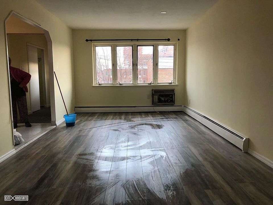 1st image of 122 Bay 47th St #2