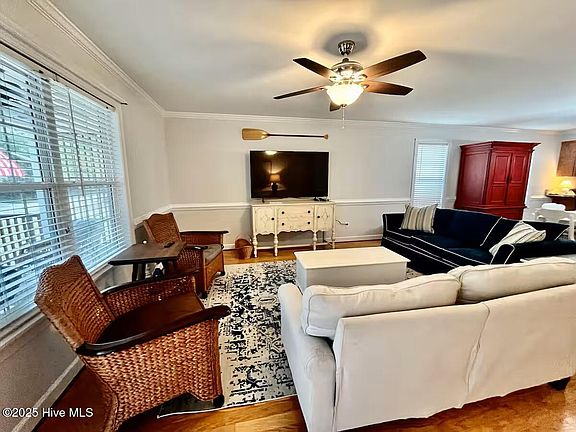 3rd image of 111 NE 39th Street
