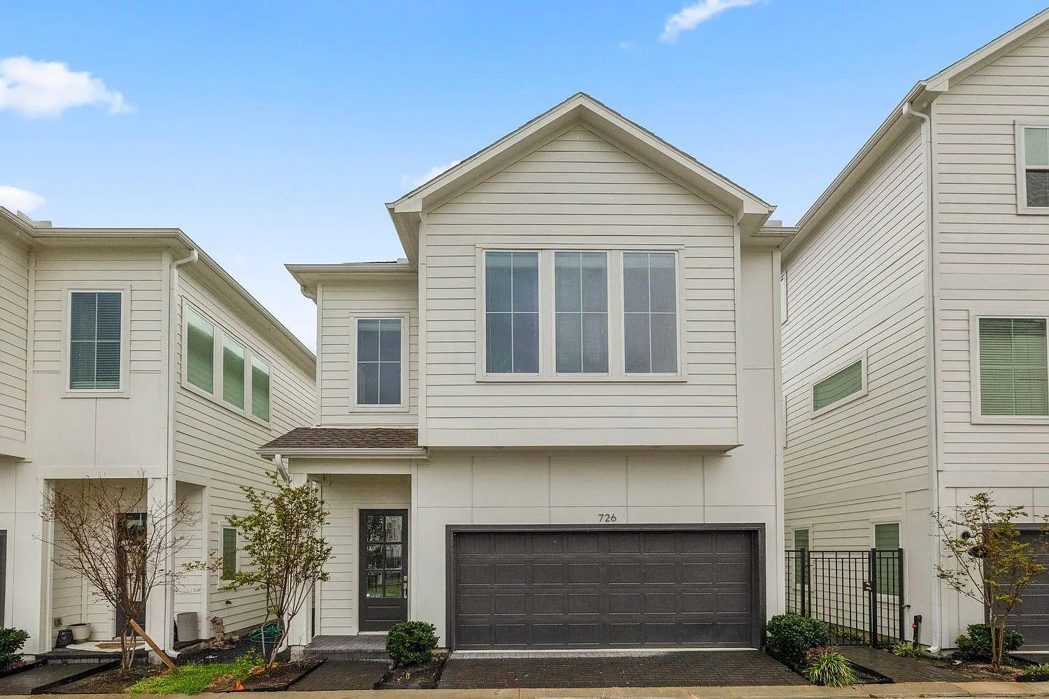 3 bed, 2.5 bath, 1496 sqft, $2,950 — Photo 1