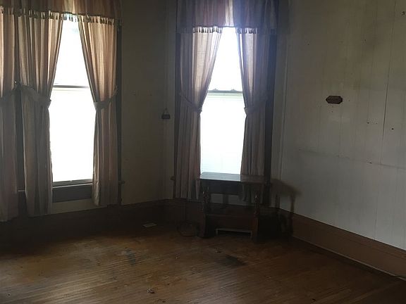 5th image of 309 N Adams St