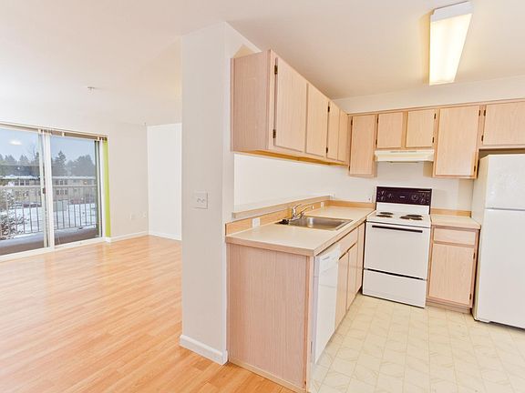 3rd image of 12329 Roosevelt Way NE APT D202