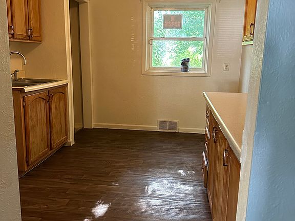 2nd image of 525 S Illinois St #5