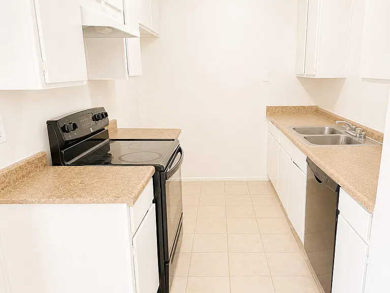 24561 Canada St #61 — Photo 13