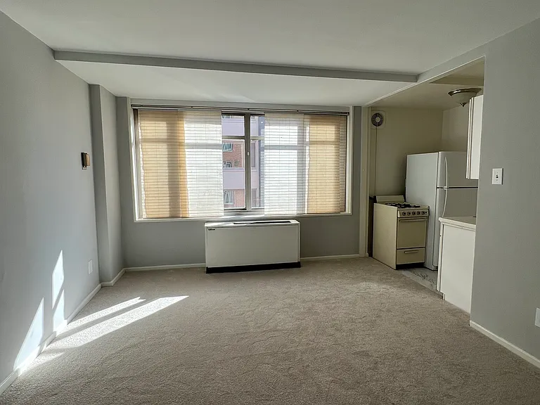 950 25th St NW #408S — Photo 2