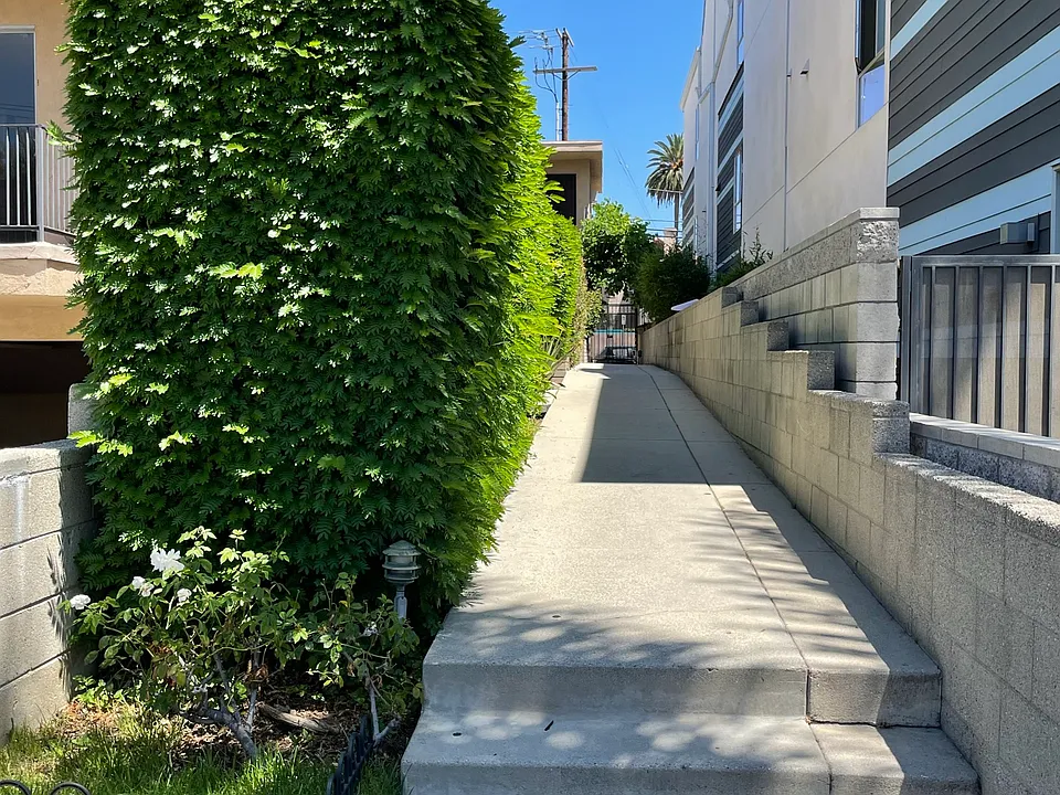 1928 Carmen Ave #10