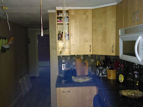 5th image of 135 NW Scott St