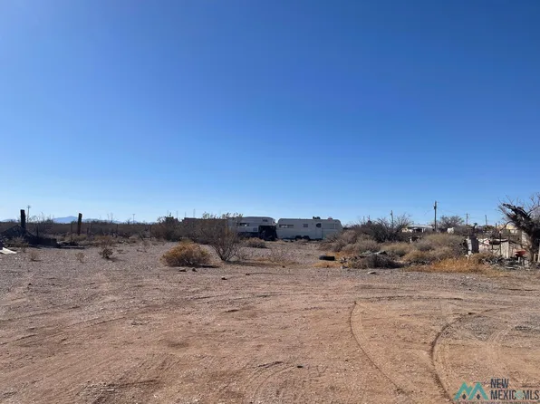 744 S Wisconsin St, Columbus, NM 88029