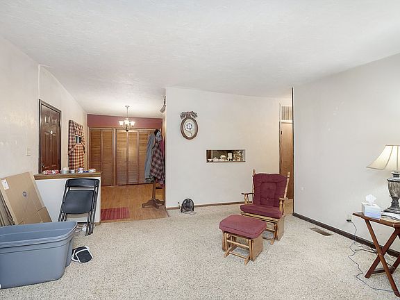 5th image of 4620 Malus Blvd