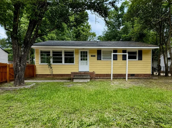 2321 Falcon Rd, North Charleston, SC 29406