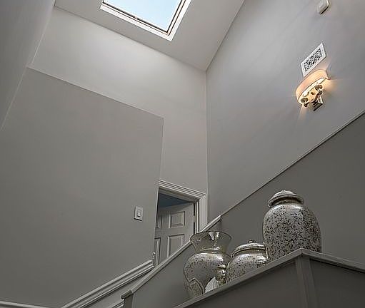 STAIRS 2ND TO 3RD FLOOR