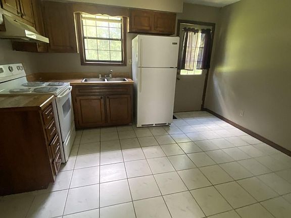 4th image of 116 Eastlawn Dr #2