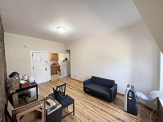 5th image of 156 W 76th St #4F