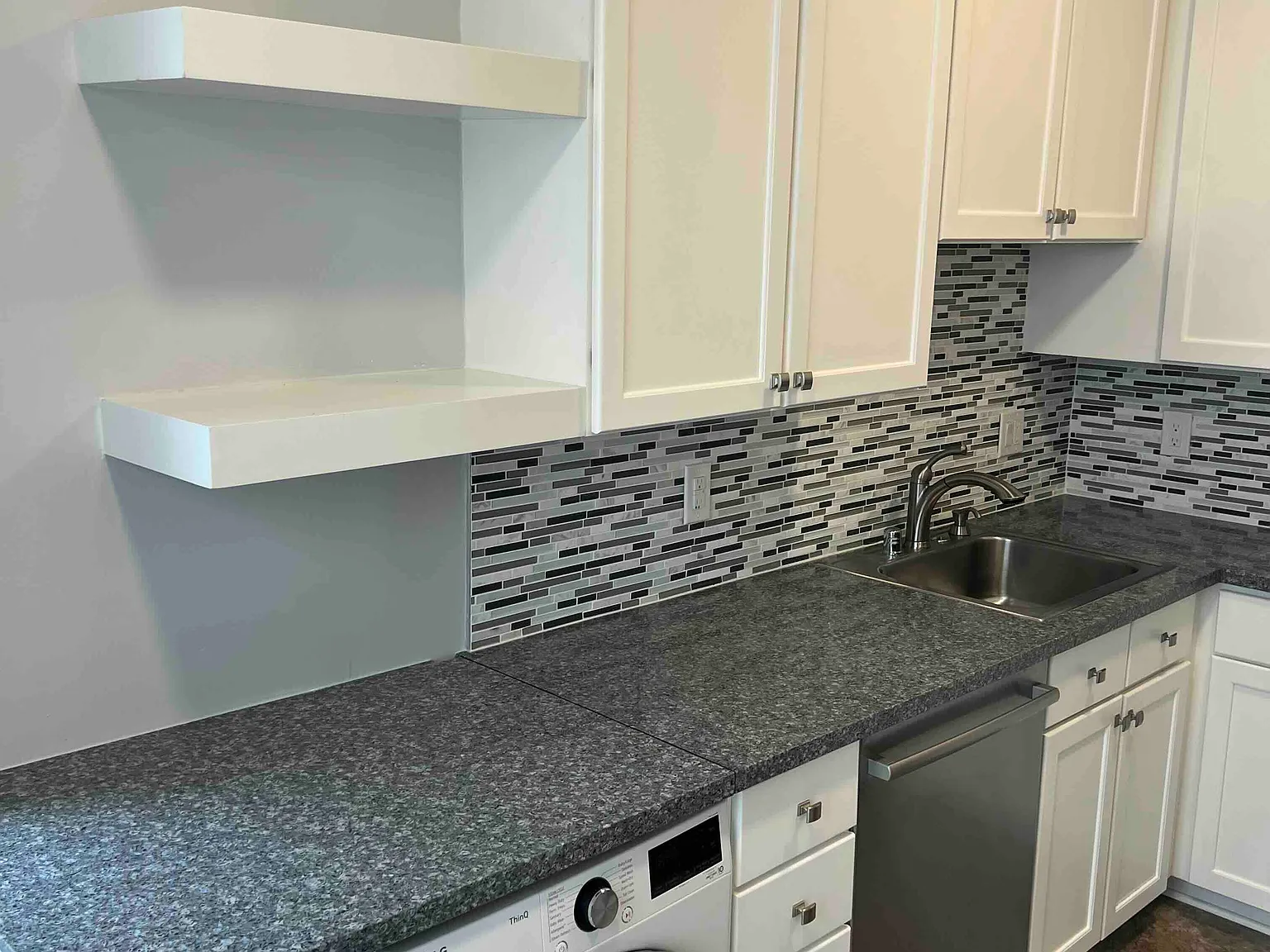 1 bed, 800 sqft, $6,125 — Photo 4