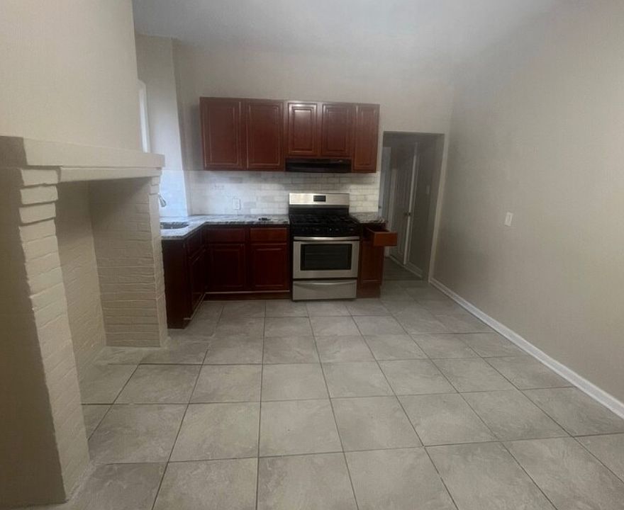 1st image of 288 Sussex Ave #3