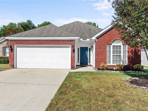 4608 Smithfield Ln, Northport, AL 35473