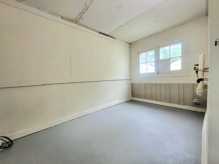 815 E Lynn St — Photo 7