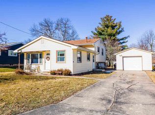 708 E Harrison St, Washington, IA 52353