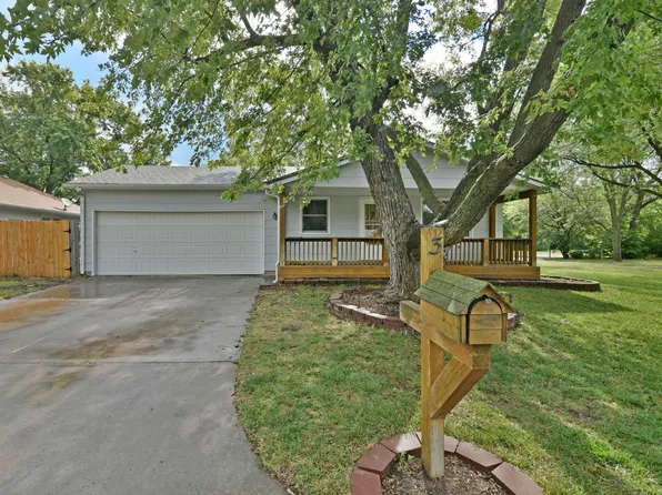 3 N Park Ct, Valley Center, KS 67147