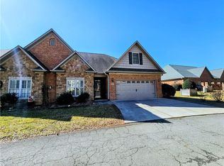 227 Oleander Dr, Bermuda Run, NC 27006