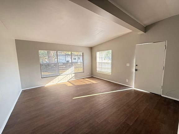 2nd image of 719 Baywood Dr