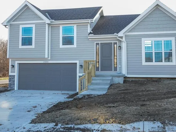 2202 Sterling St, Saint Joseph, MO 64503