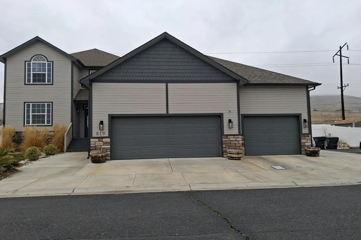 819 Trout Lake Ct photo 1