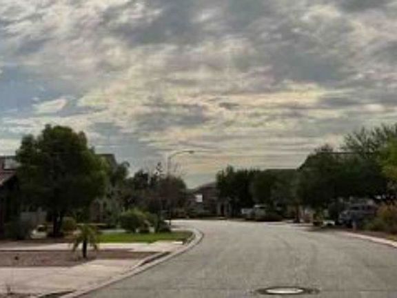 Exterior Neighborhood (street photo)