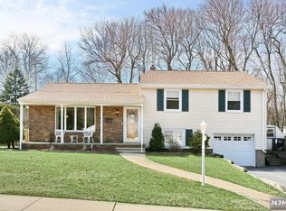 6 Willow Rd, Closter, NJ 07624