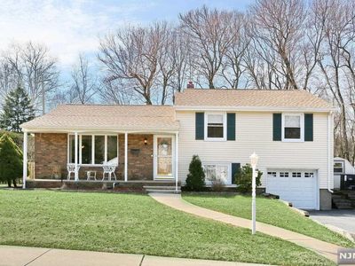 6 Willow Rd, Closter, NJ, 07624