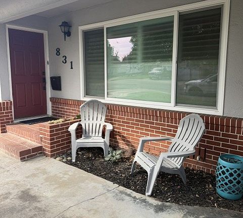 2nd image of 831 W Tokay St