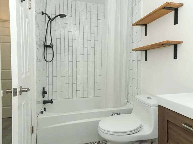 2580 Grassy Point Dr #102 — Photo 9