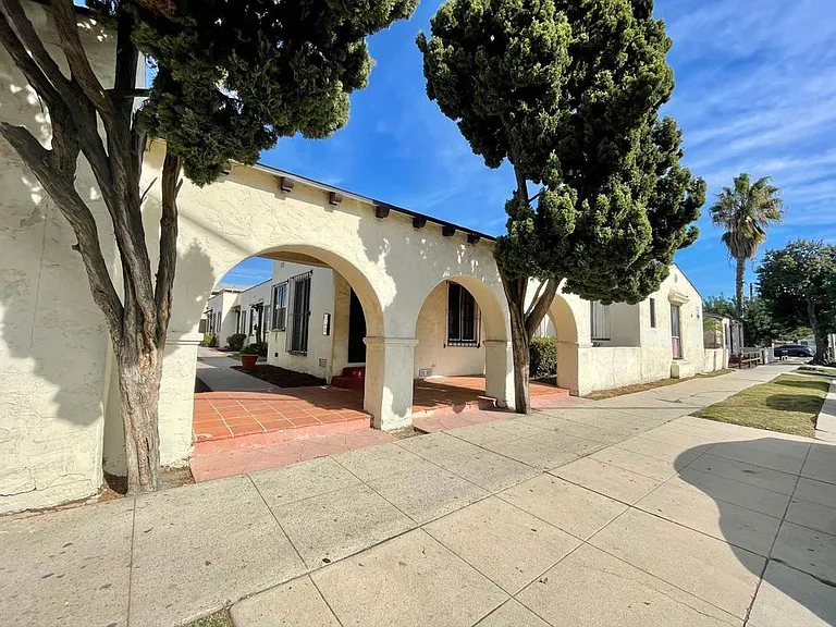 1001-1007 Banning Blvd — Photo 8