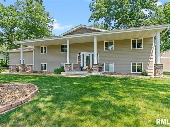 6 Lakeview Rd, Taylorville, IL 62568
