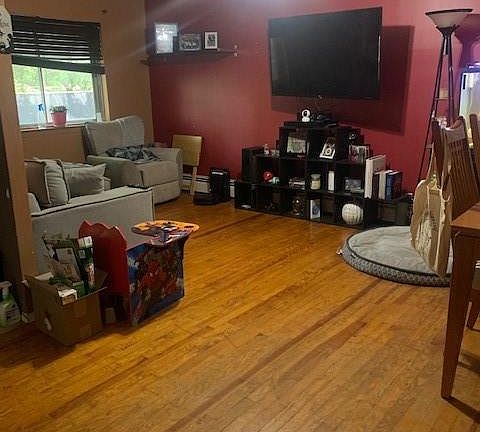 5th image of 460 Swinton Ave