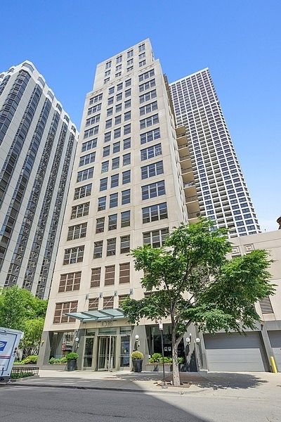1st image of 1035 N Dearborn St Unit 14E