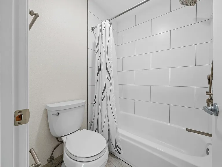 13254 Tiverton Rd — Photo 6