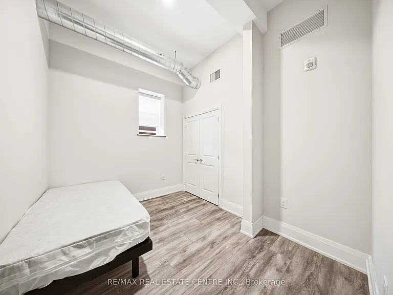 11 Queen St #202 — Photo 14