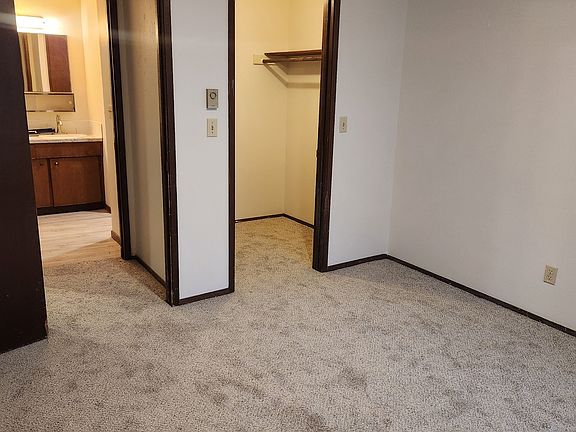 5th image of 105 E 3rd Ave #29