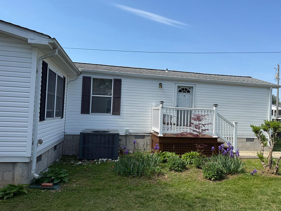 1st image of 18017 Howard Dr