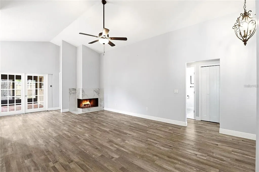 3 bed, 2.0 bath, 1554 sqft, $2,450 — Photo 4