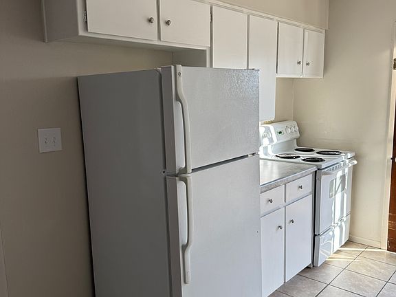 4th image of 3509 S Avenue A APT 15