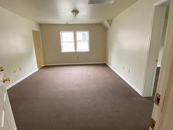 2nd image of 8 Lawton Ave #4