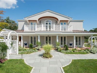 30 Moorland Rd, Newport, RI, 02840