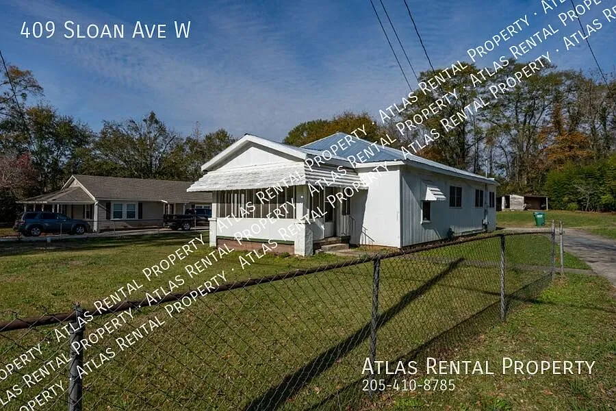 Roomy & Renovated 4BR Home at a Great Price! — Photo 2